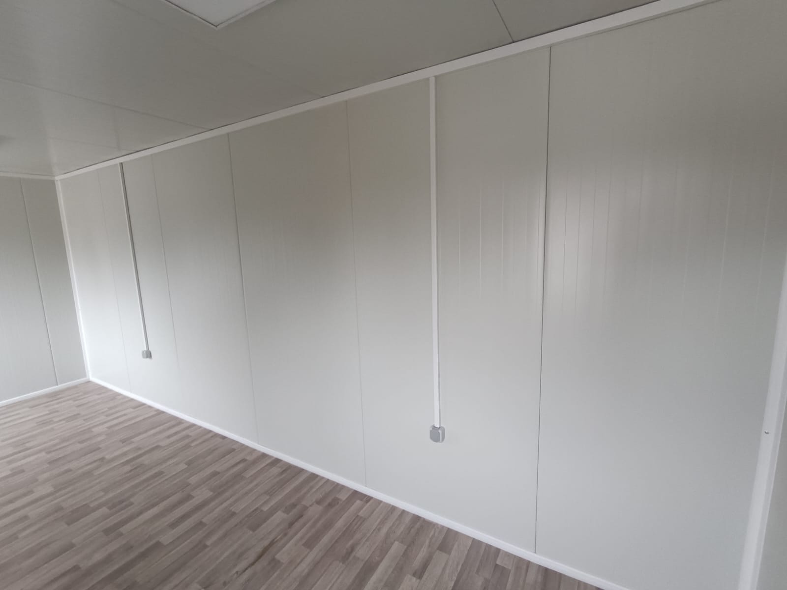 BUNGALOW BUREAU 6 x 2,4 m BLANC