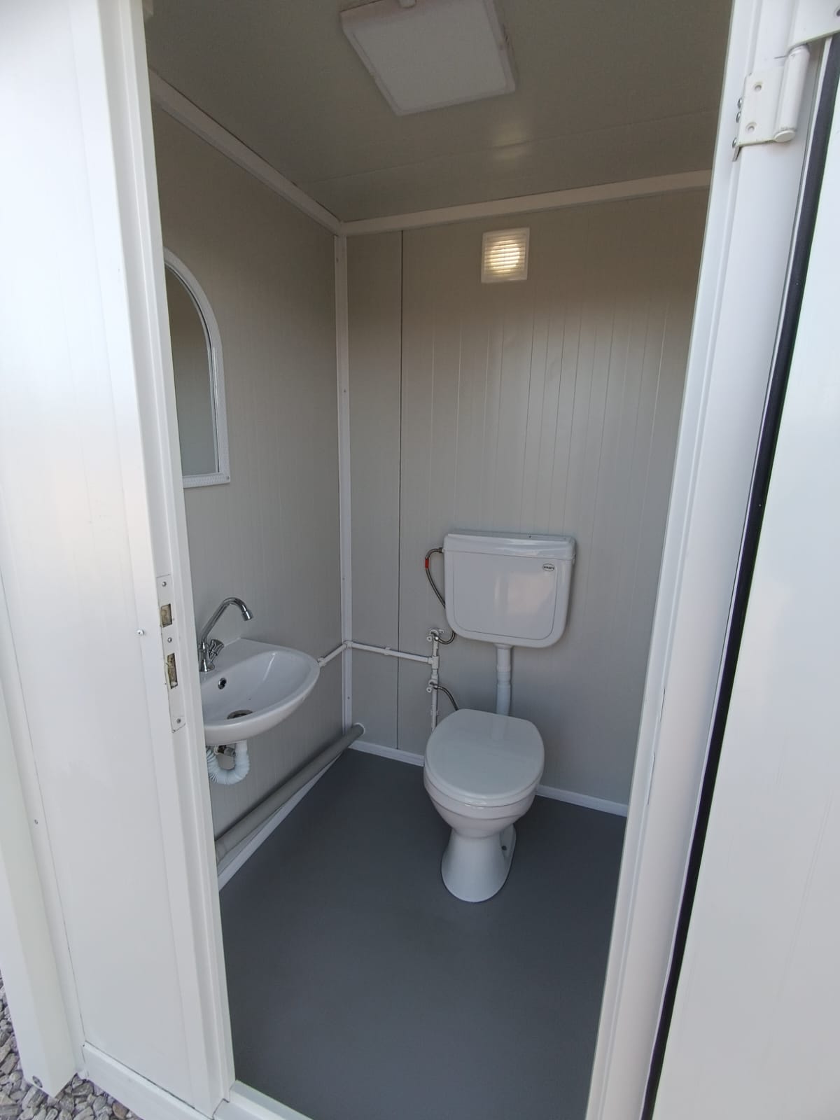 Cabines sanitaires, cabines WC 1,43 × 1,43 m