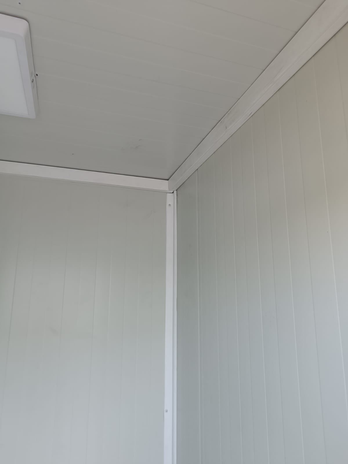 Cabines sanitaires / cabines WC + douche doubles, 1,43 × 2,68 m