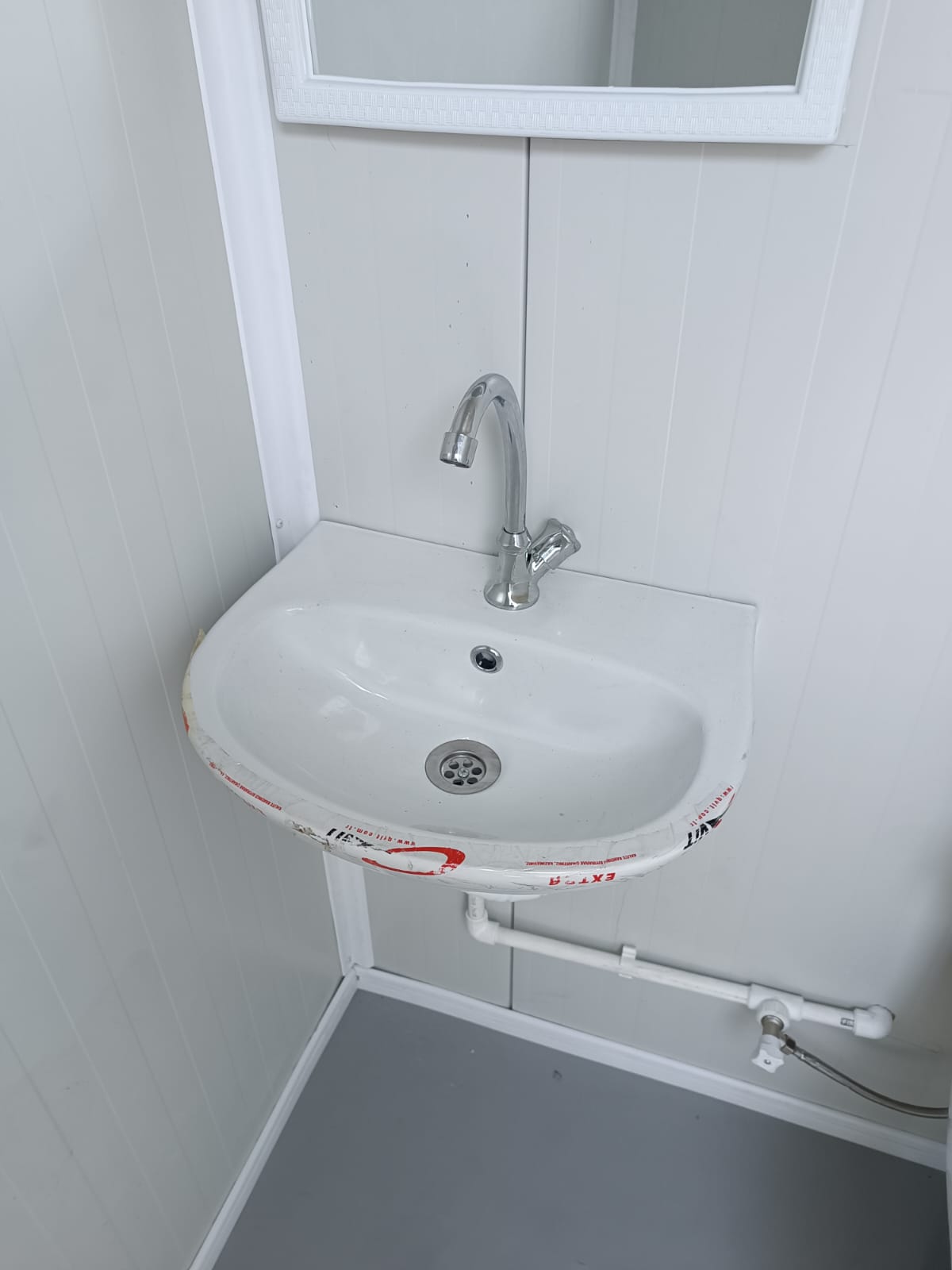 Cabines sanitaires / cabines WC + douche doubles, 1,43 × 2,68 m