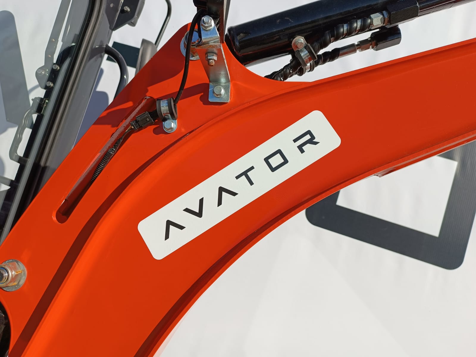 AVATOR SW 18 MAX