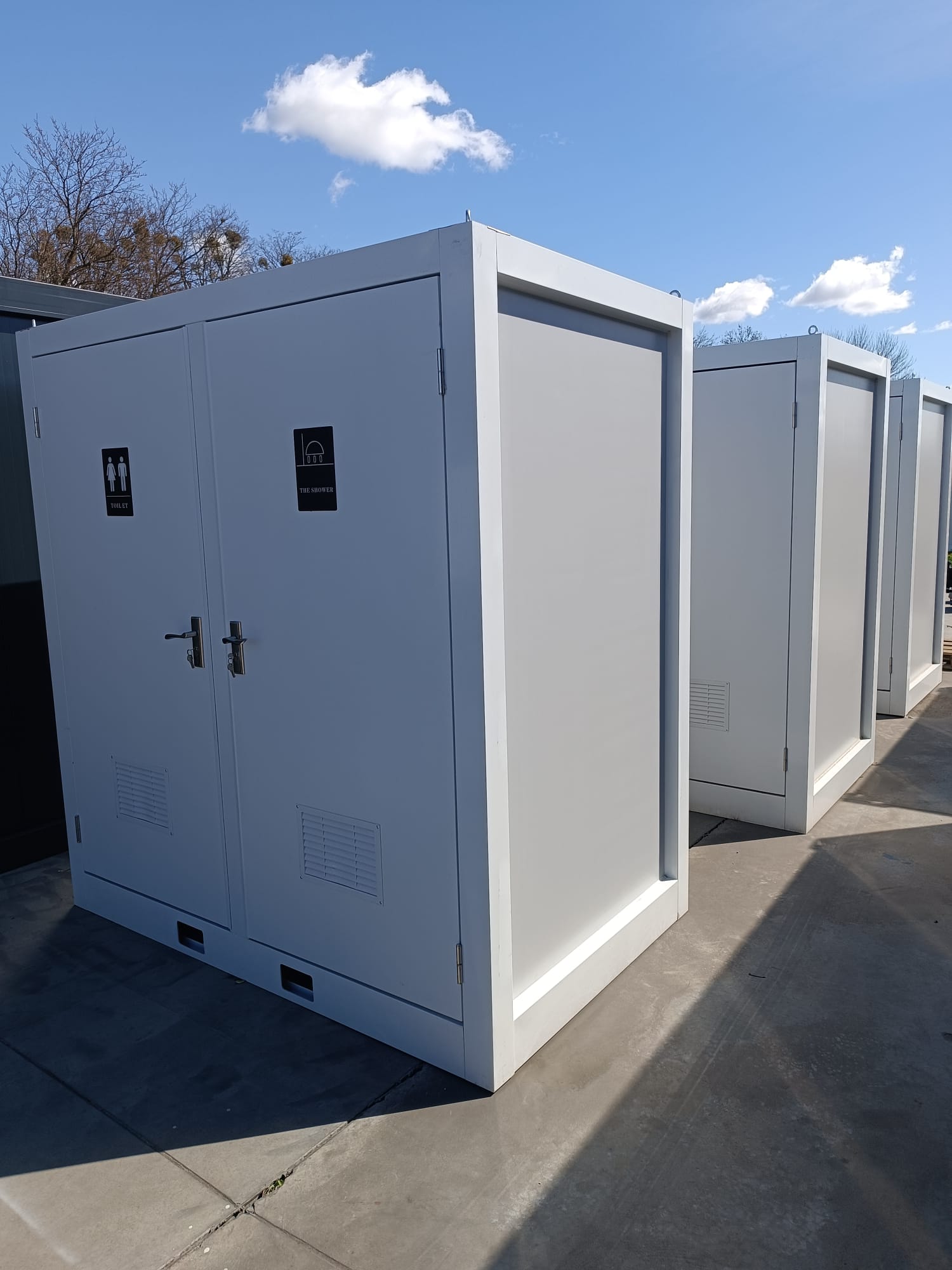 Cabines sanitaires, cabines WC avec douche, 1,3 × 2,1 m