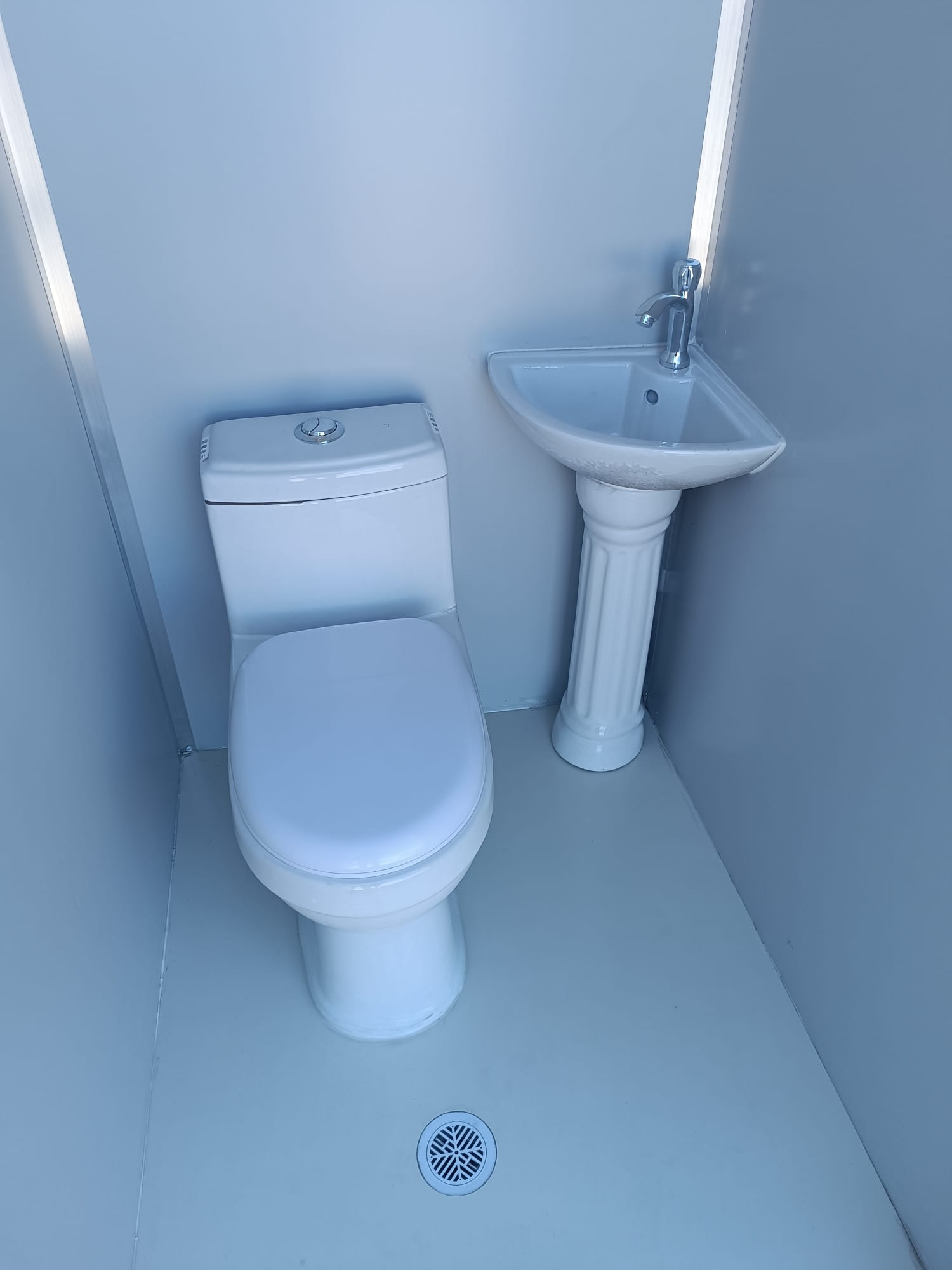 Cabines sanitaires, cabines WC avec douche, 1,3 × 2,1 m