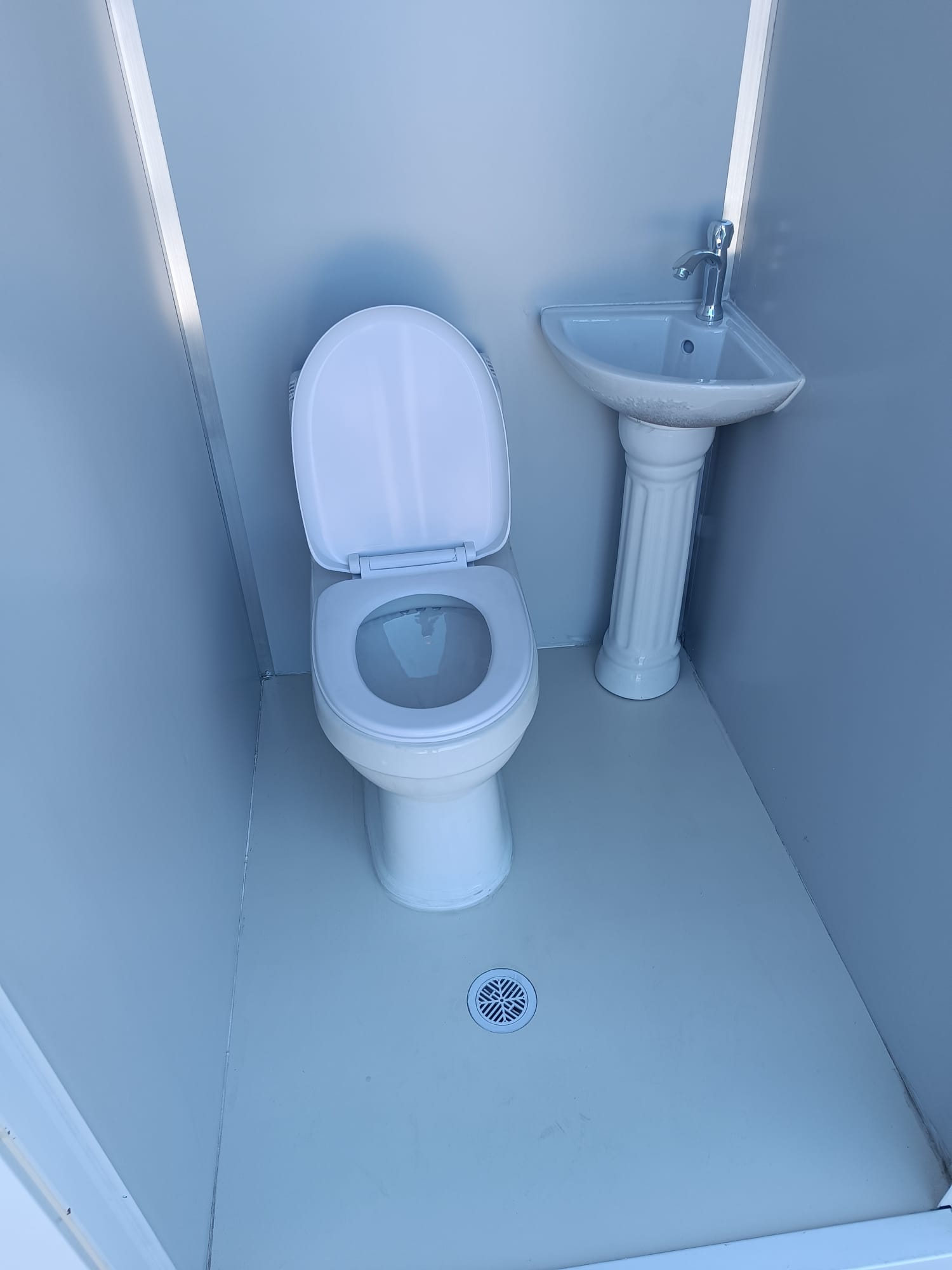 Cabines sanitaires, cabines WC avec douche, 1,3 × 2,1 m