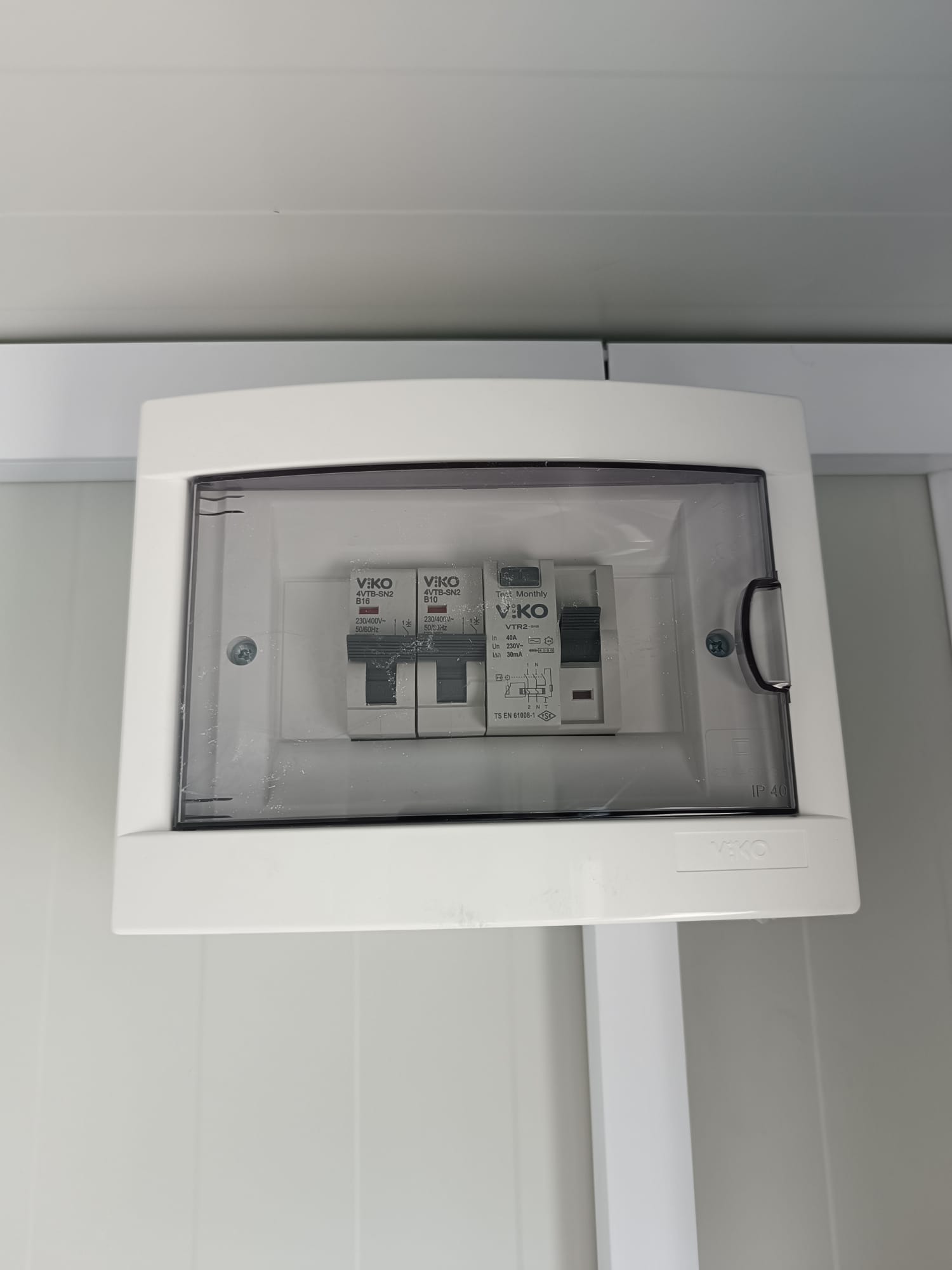 BUNGALOW BUREAU 6 x 2,4 m BLANC