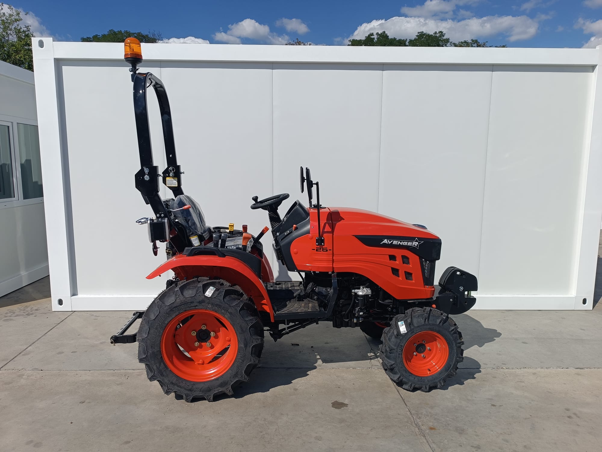 MINI TRACTEUR AVENGER 26