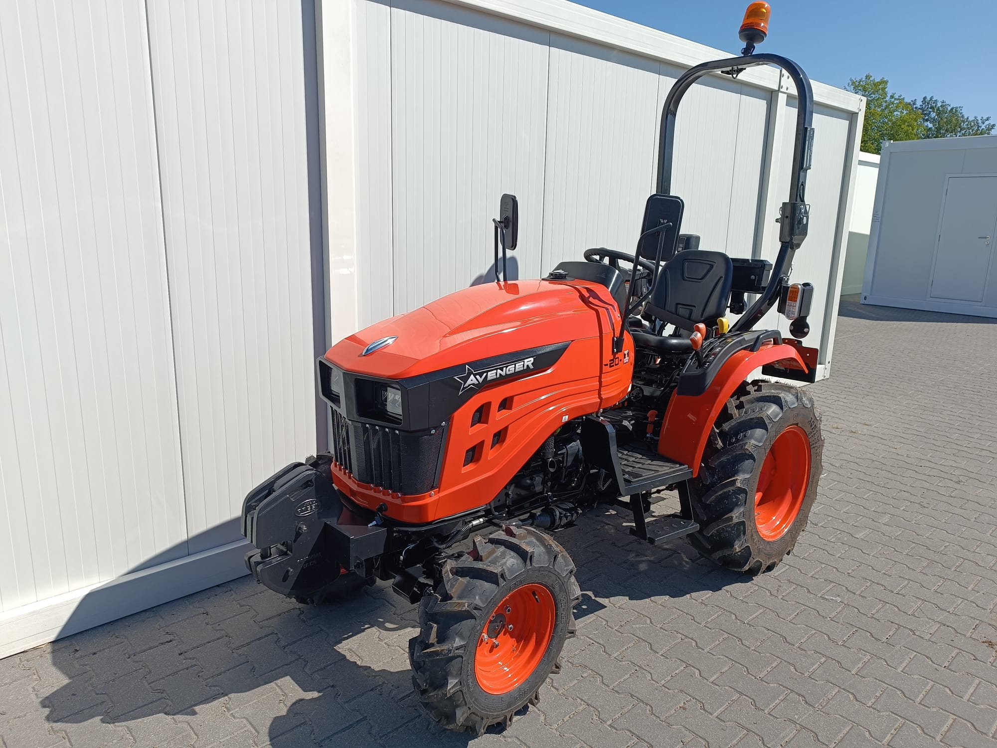MINI TRACTEUR AVENGER 20