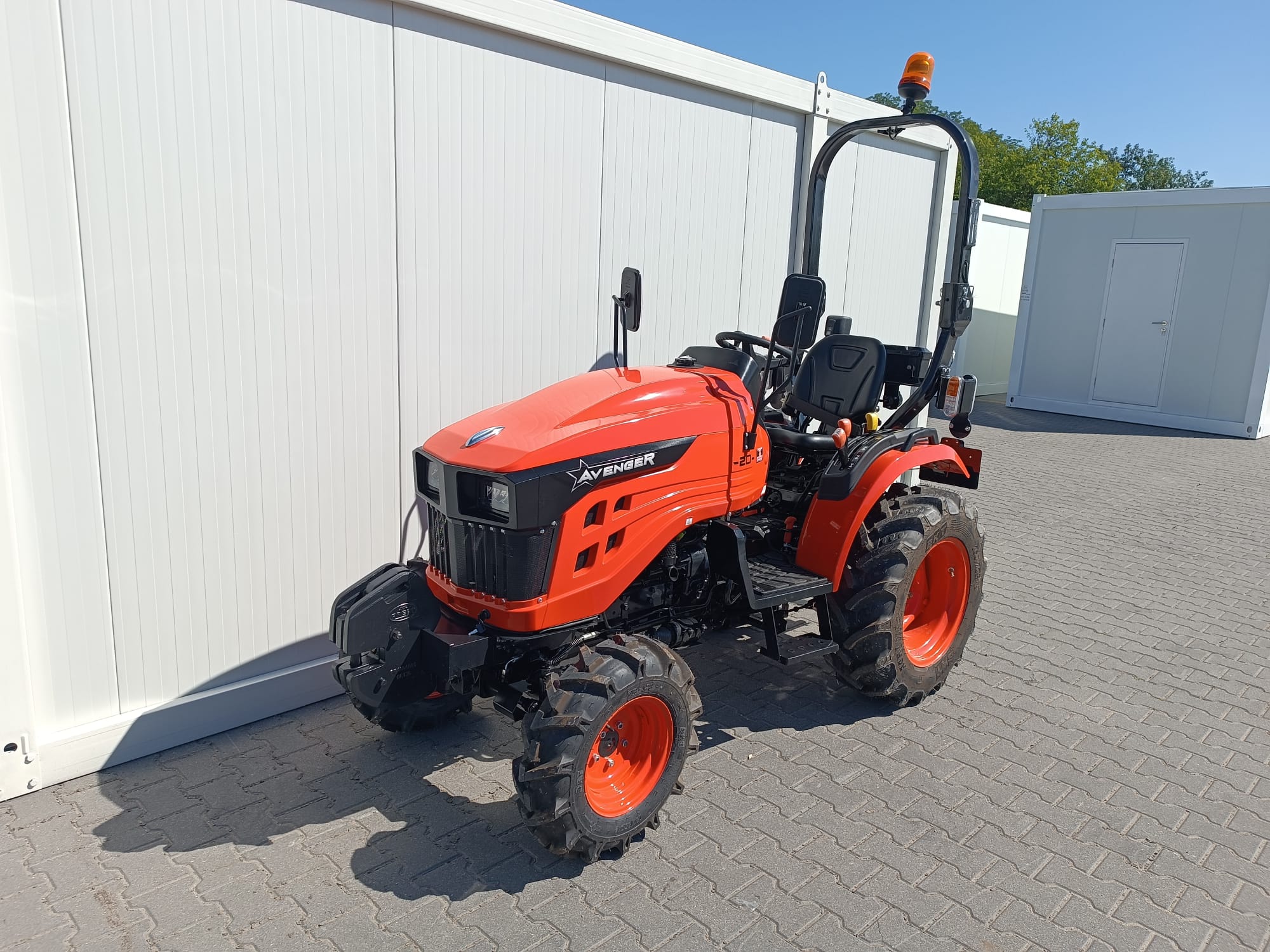 MINI TRACTEUR AVENGER 20