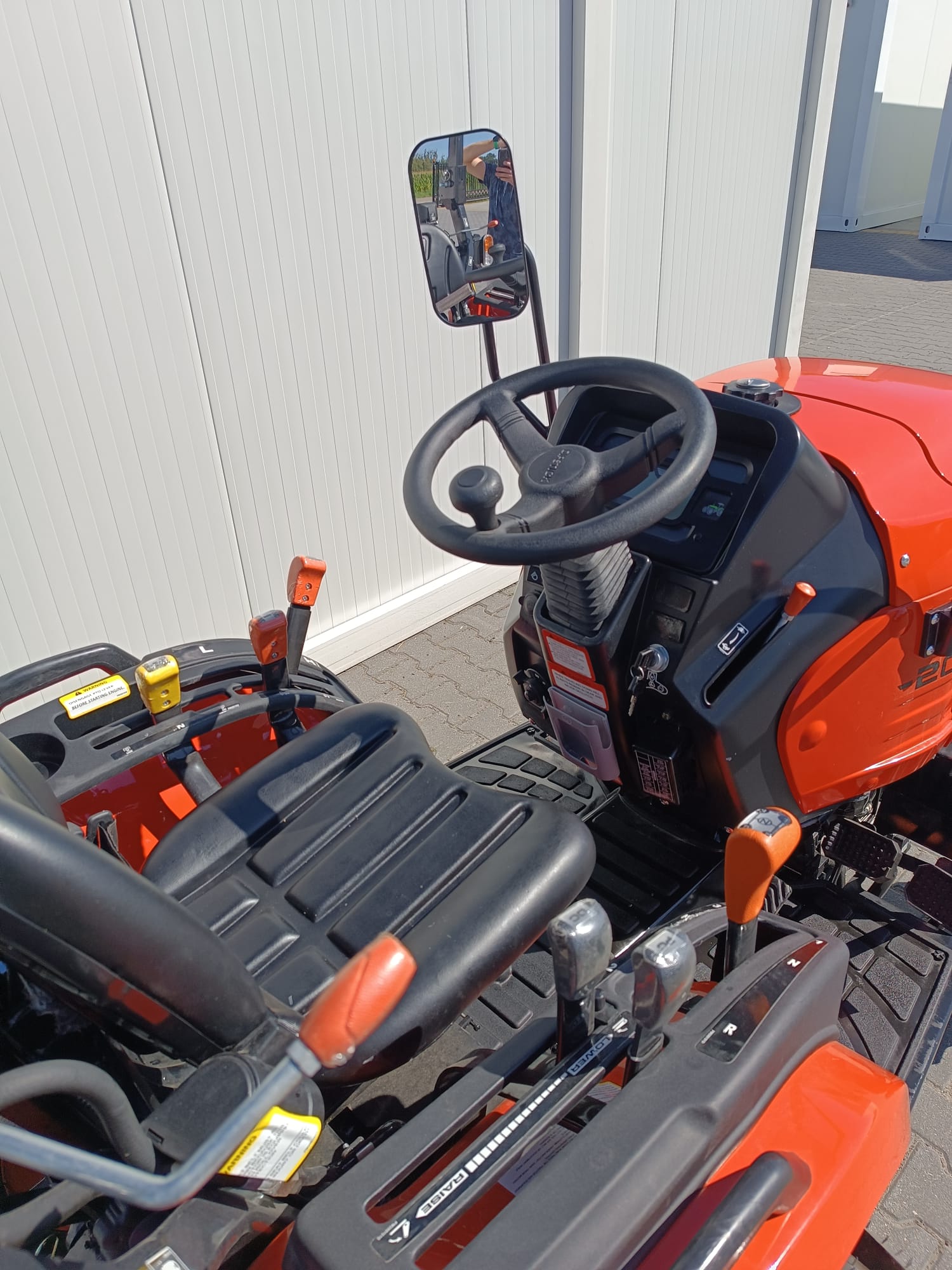 MINI TRACTEUR AVENGER 20