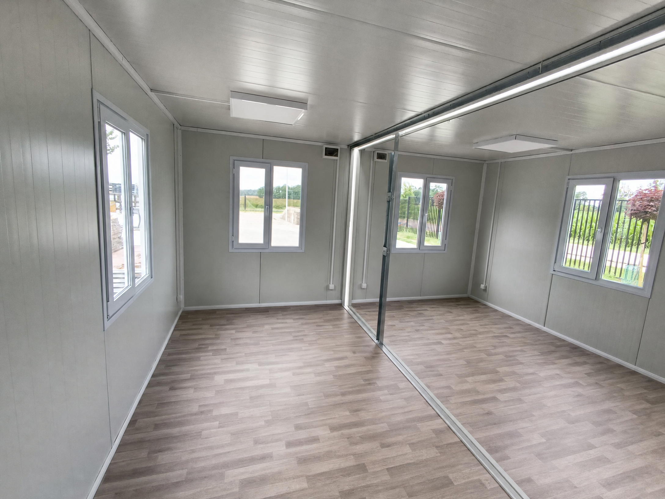 Bungalow bureau, d’habitation ou de bureau — blanc, 6 × 4,8 m, double et assemblé.