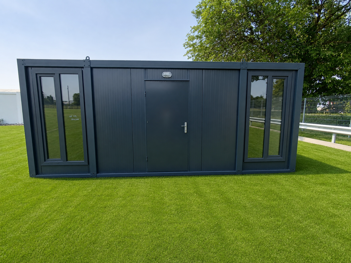 BUNGALOW BUREAU 6 x 2,4 m ANTHRACITE  AVEC GRANDES FENÊTRES